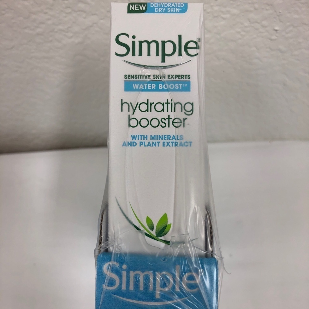 Simple Water Boost Hydrating Moisturizer Lotion